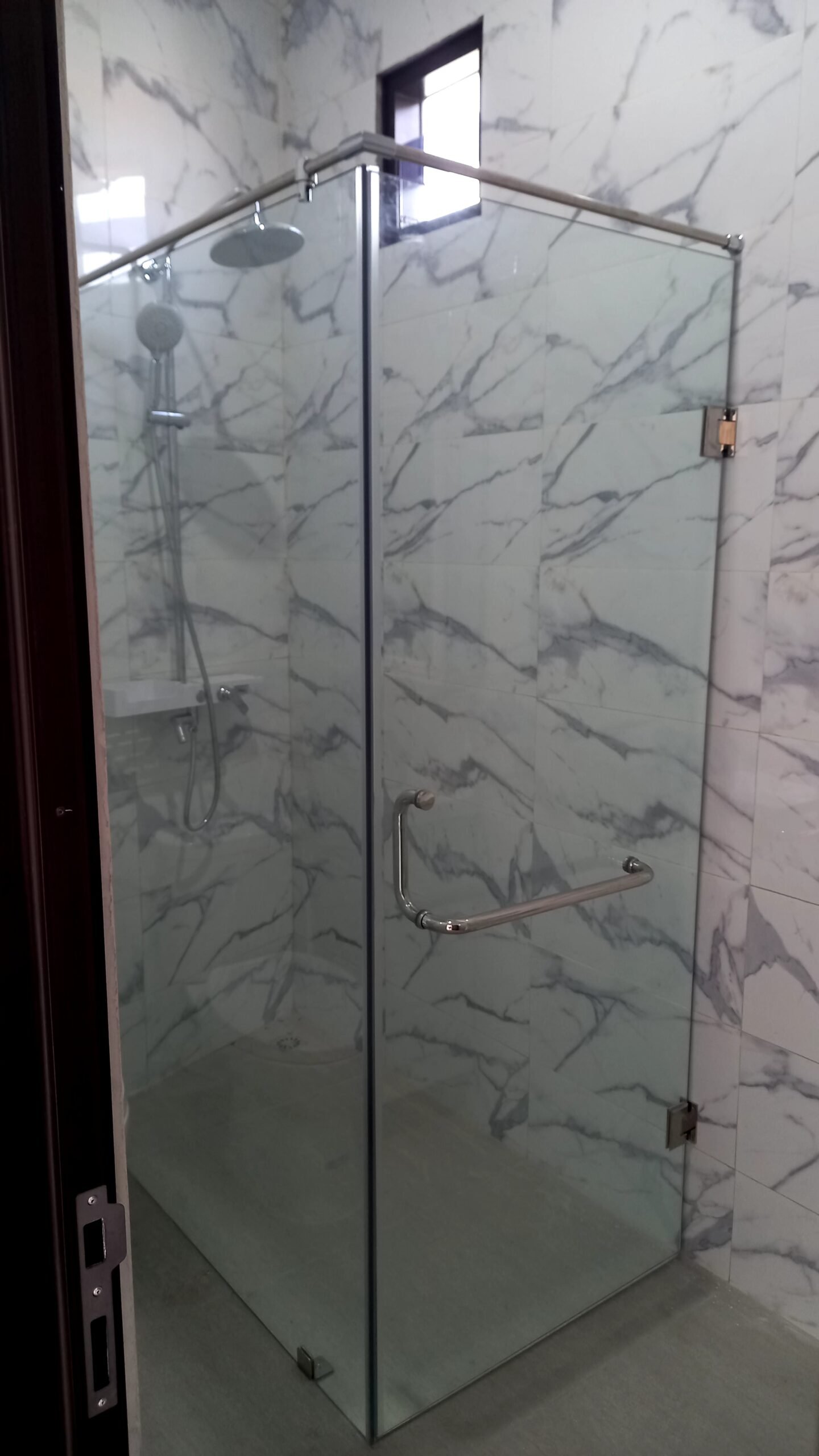 Kaca tempered kamar mandiri (shower box) custom , Bekasi​