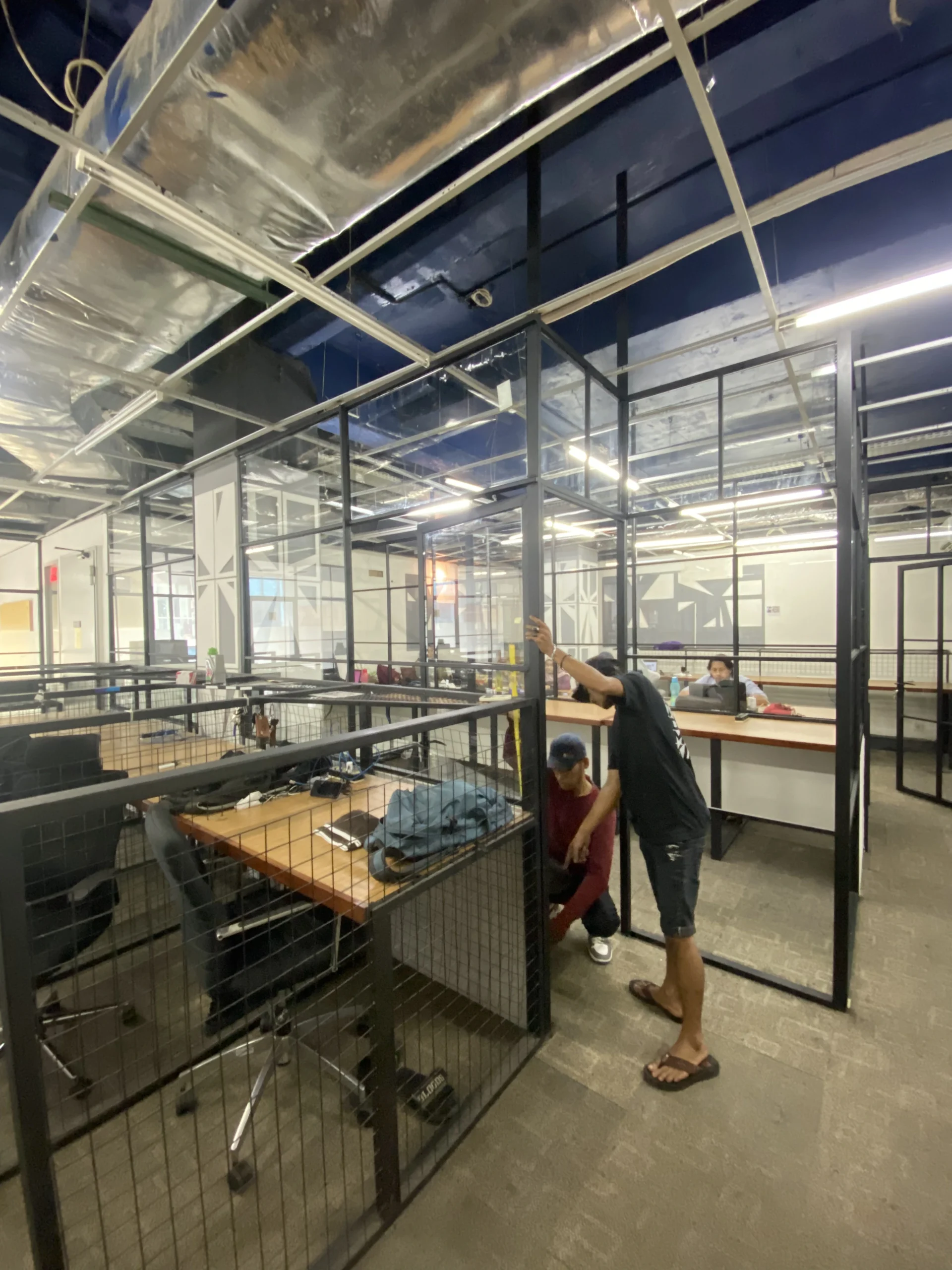 Partisi kaca aluminium untuk kantor di Jakarta Selatan