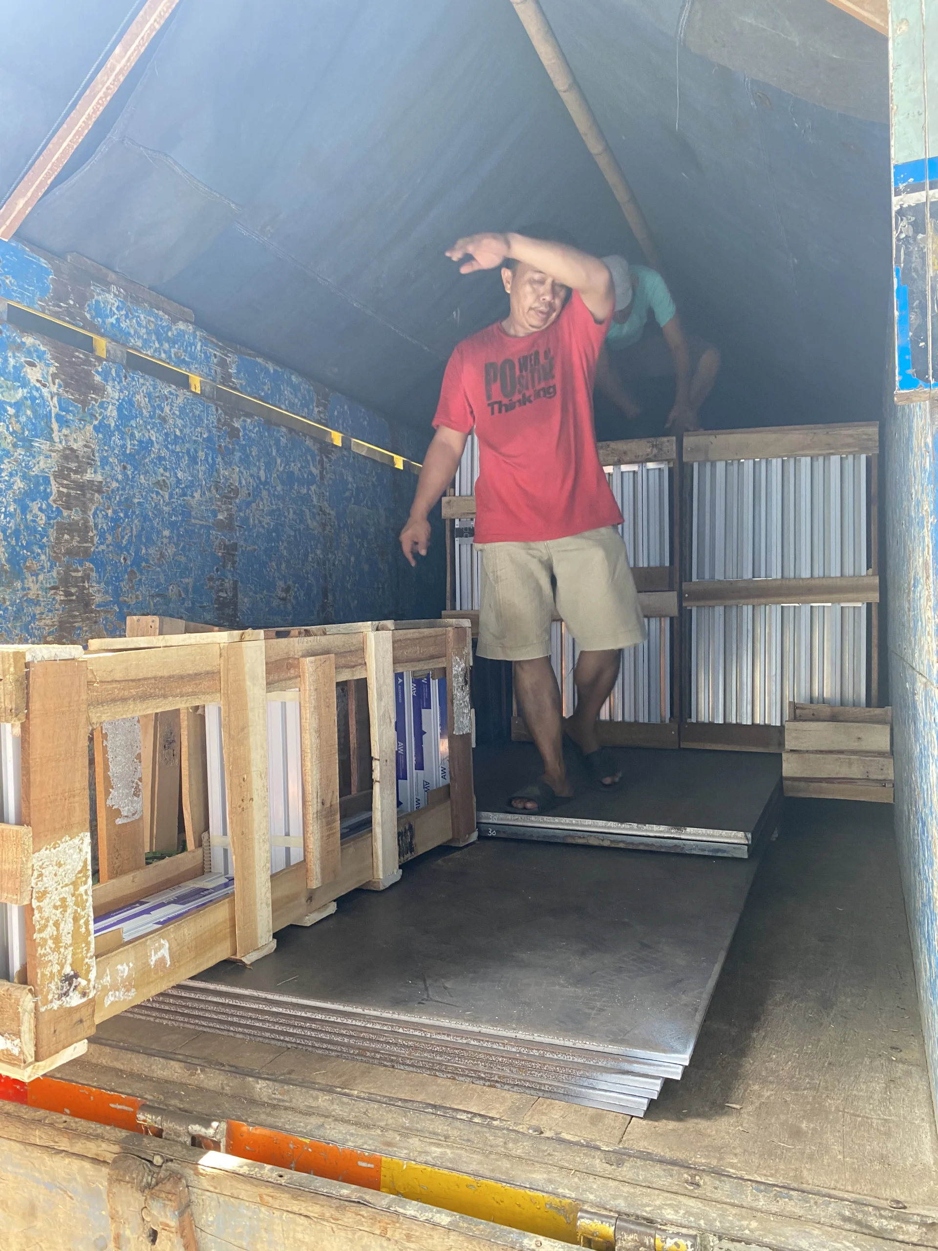 Shipping ke Kalimantan jendela 4 inch alexindo aluminium pakai kaca tempered