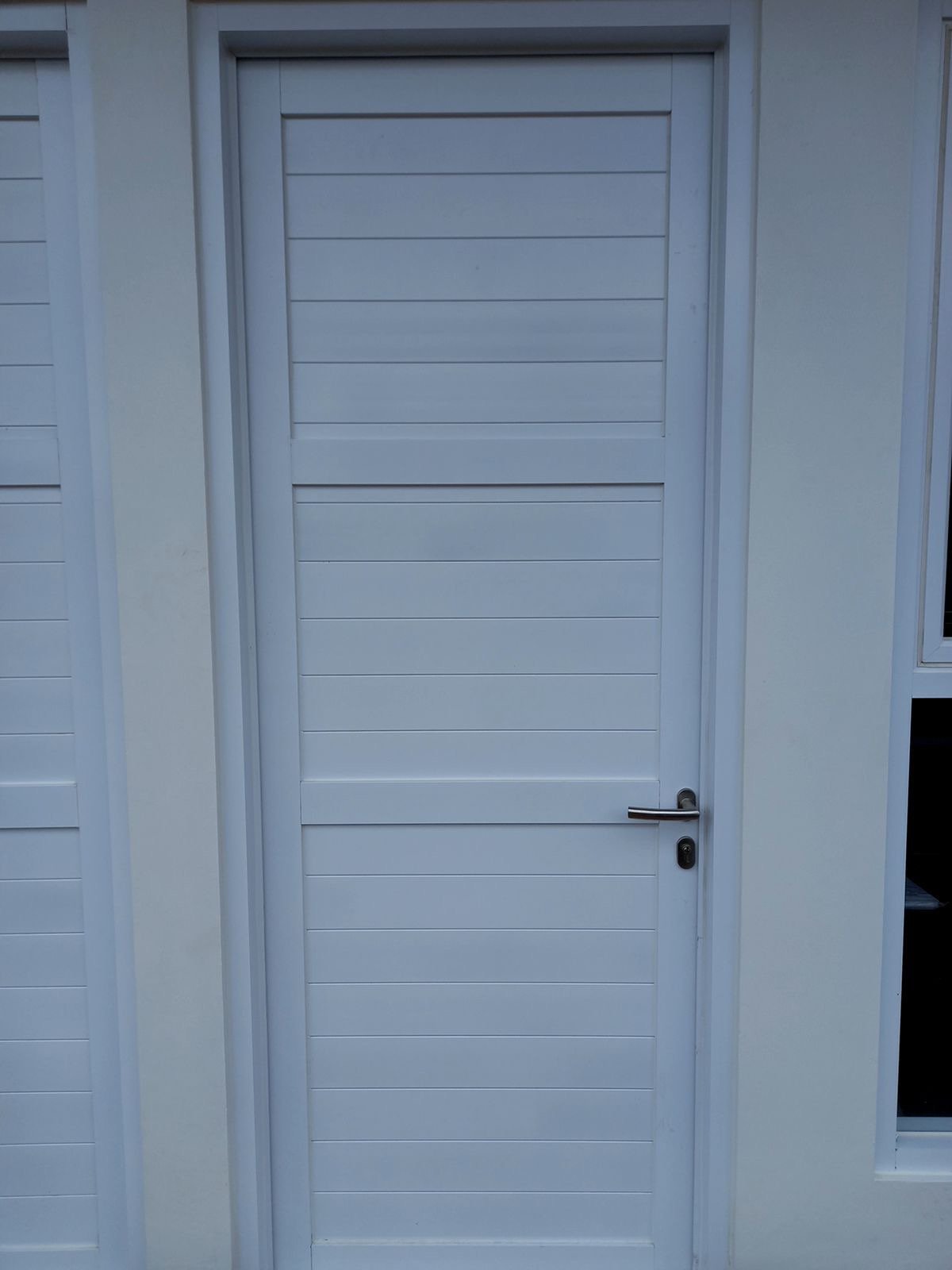 pintu utama jatibening